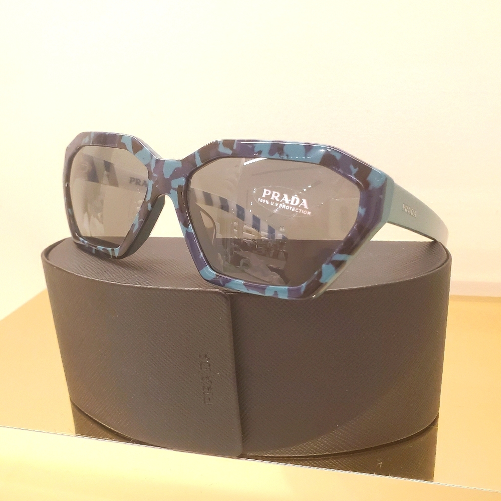 Prada blue unique sunglasses spr 03v